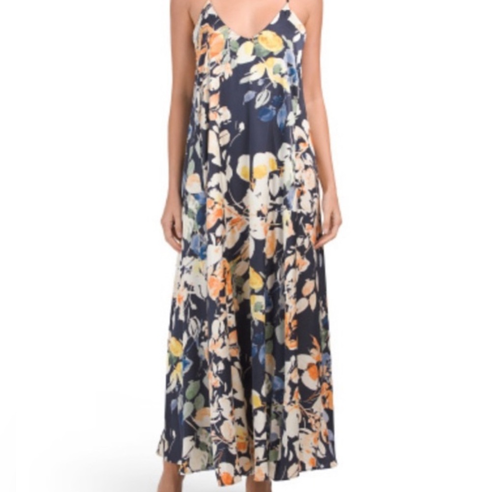 Tahari Silky Dress. Stunning dress